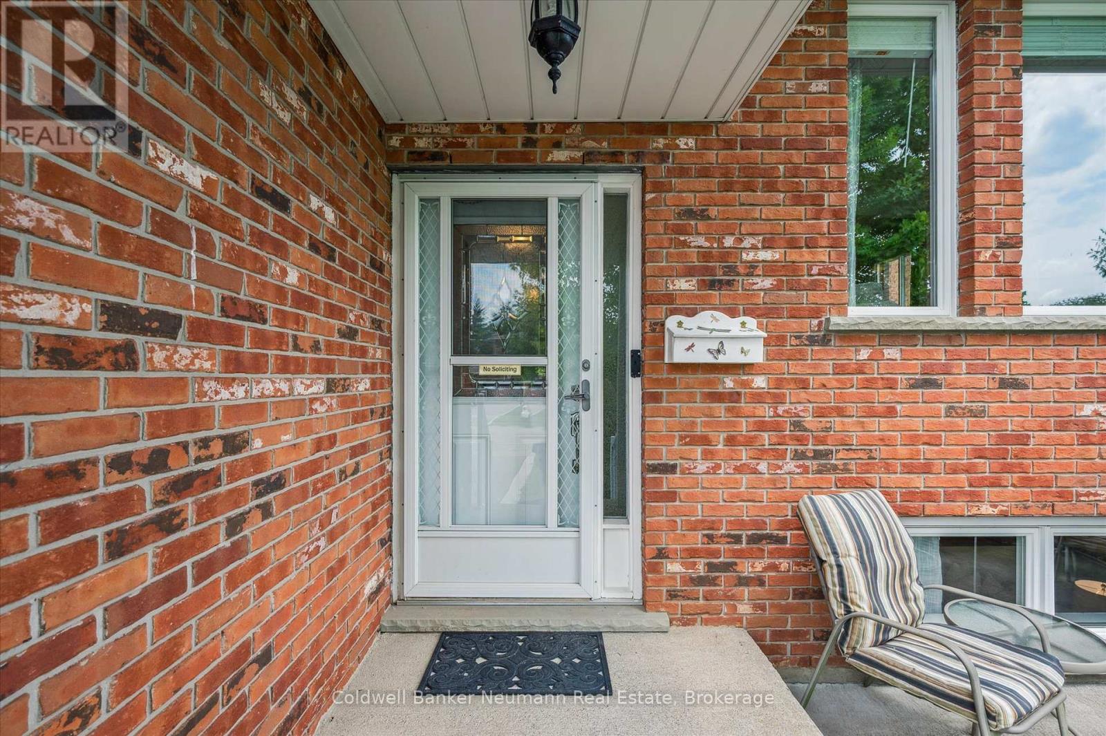 21 Old Colony Trail, Guelph, Ontario  N1G 4A3 - Photo 3 - X12450517