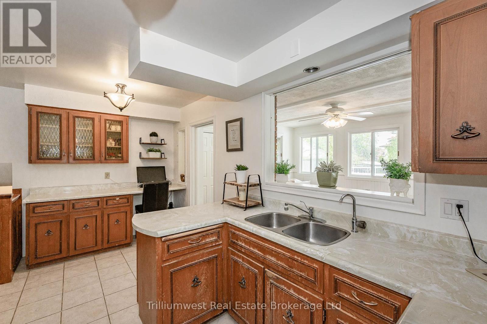 15 Karen Avenue, Guelph, Ontario  N1G 2N8 - Photo 13 - X12450557