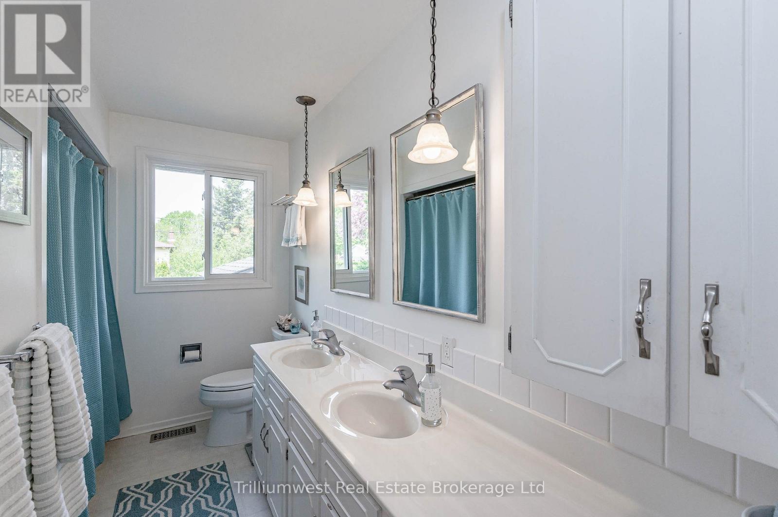 15 Karen Avenue, Guelph, Ontario  N1G 2N8 - Photo 22 - X12450557