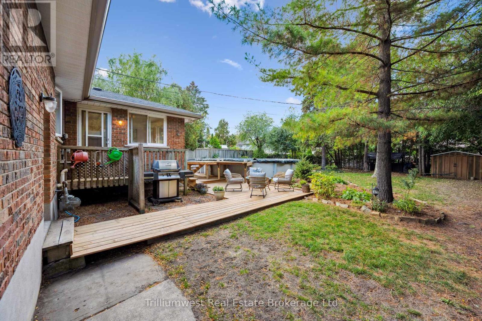 15 Karen Avenue, Guelph, Ontario  N1G 2N8 - Photo 32 - X12450557