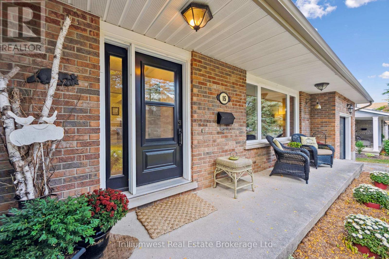 15 Karen Avenue, Guelph, Ontario  N1G 2N8 - Photo 5 - X12450557