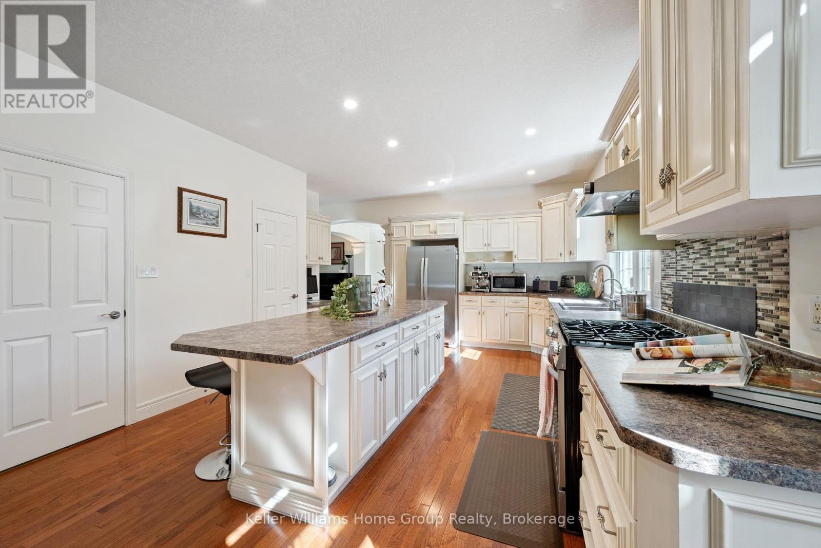 75 Hazelwood Drive, Guelph, Ontario  N1C 1A4 - Photo 17 - X12450563