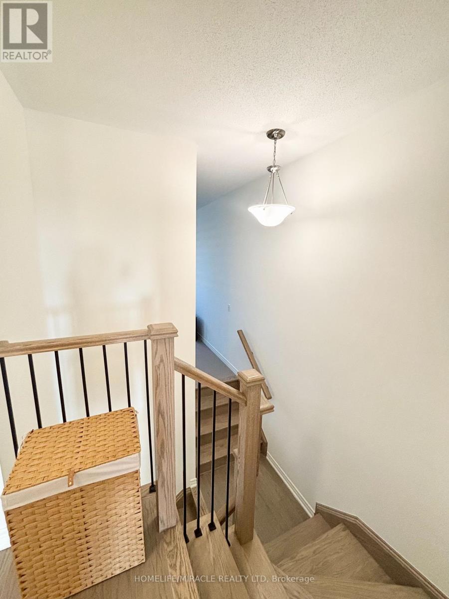 103 Picardy Drive, Hamilton, Ontario  L8J 0K2 - Photo 17 - X12450478