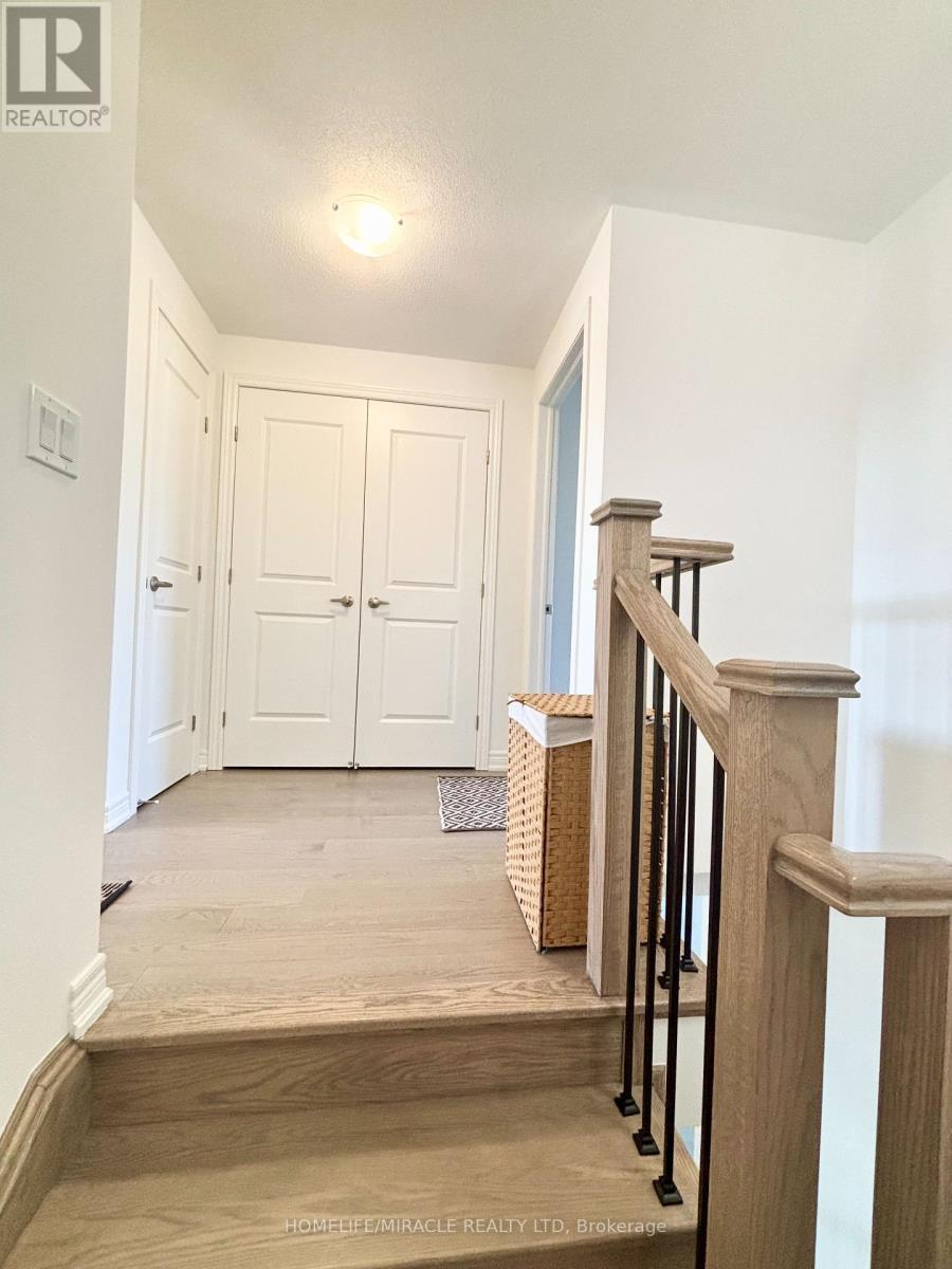 103 Picardy Drive, Hamilton, Ontario  L8J 0K2 - Photo 21 - X12450478