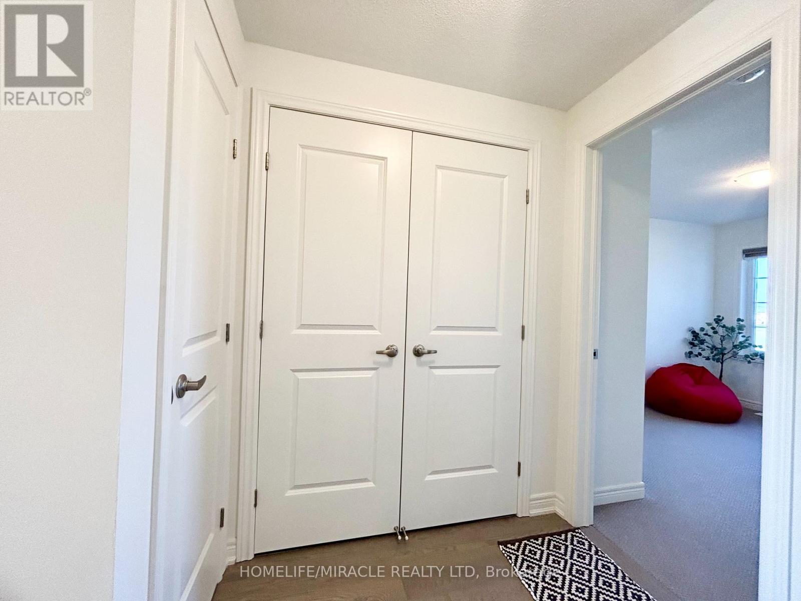 103 Picardy Drive, Hamilton, Ontario  L8J 0K2 - Photo 23 - X12450478