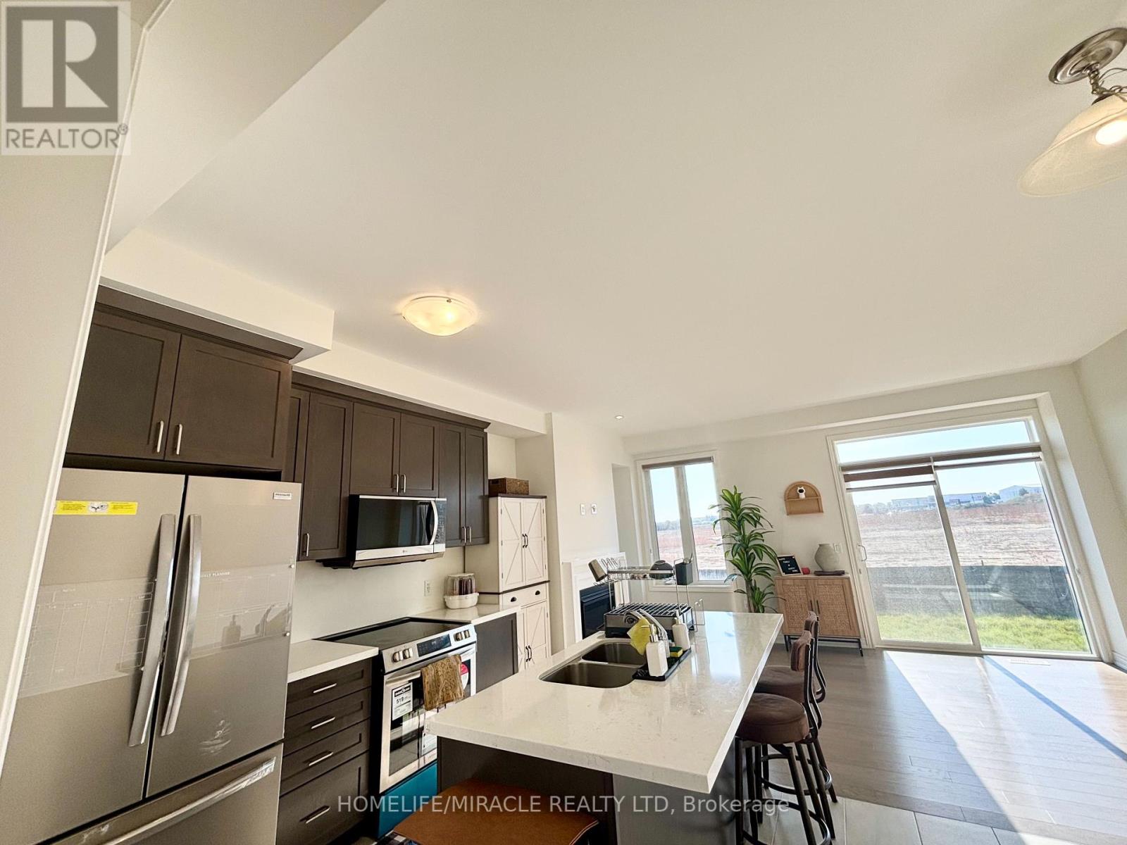 103 Picardy Drive, Hamilton, Ontario  L8J 0K2 - Photo 7 - X12450478
