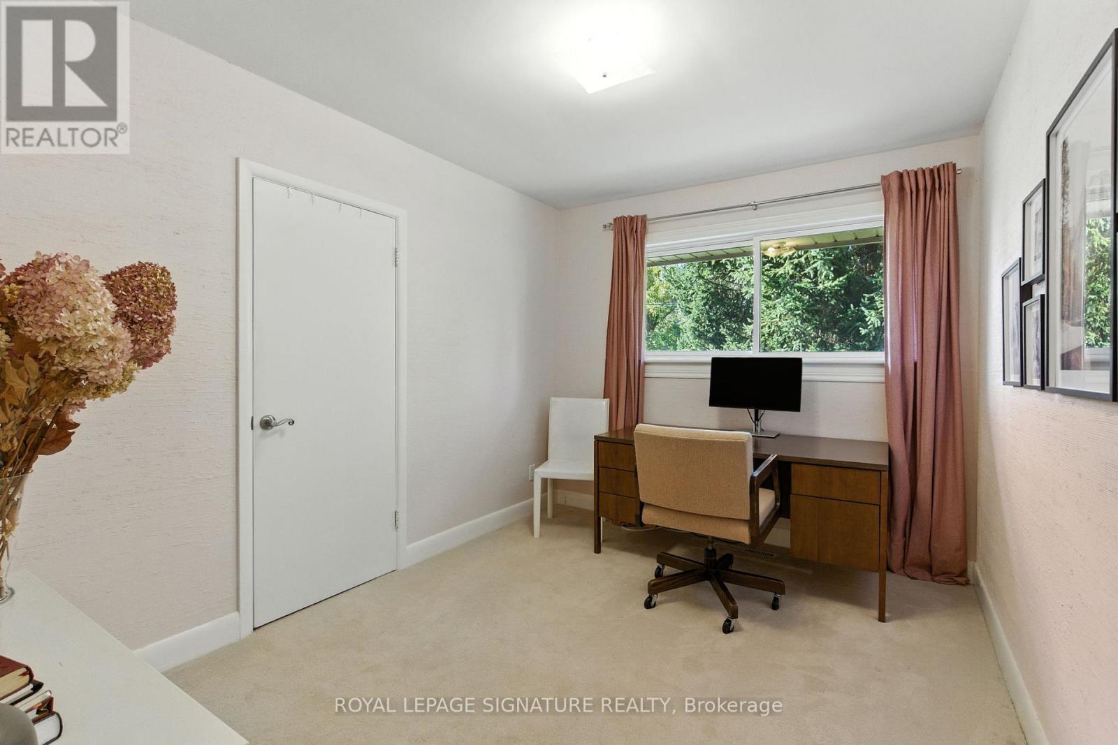 71 Grant Boulevard, Hamilton, Ontario  L9H 4L9 - Photo 13 - X12450479