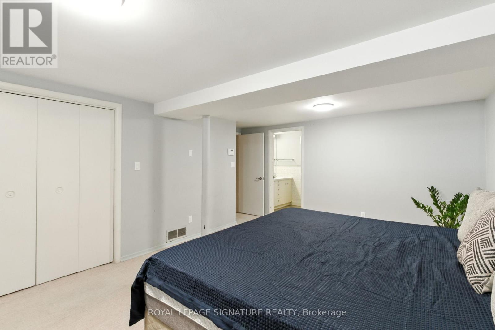 71 Grant Boulevard, Hamilton, Ontario  L9H 4L9 - Photo 24 - X12450479