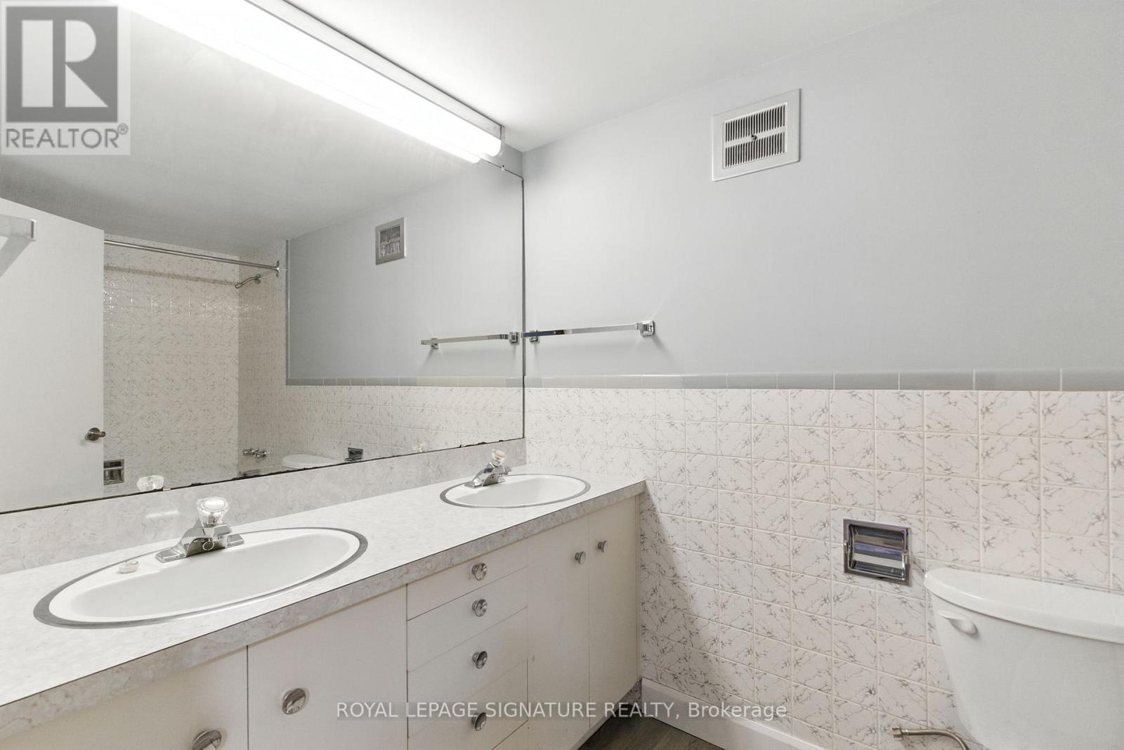 71 Grant Boulevard, Hamilton, Ontario  L9H 4L9 - Photo 25 - X12450479
