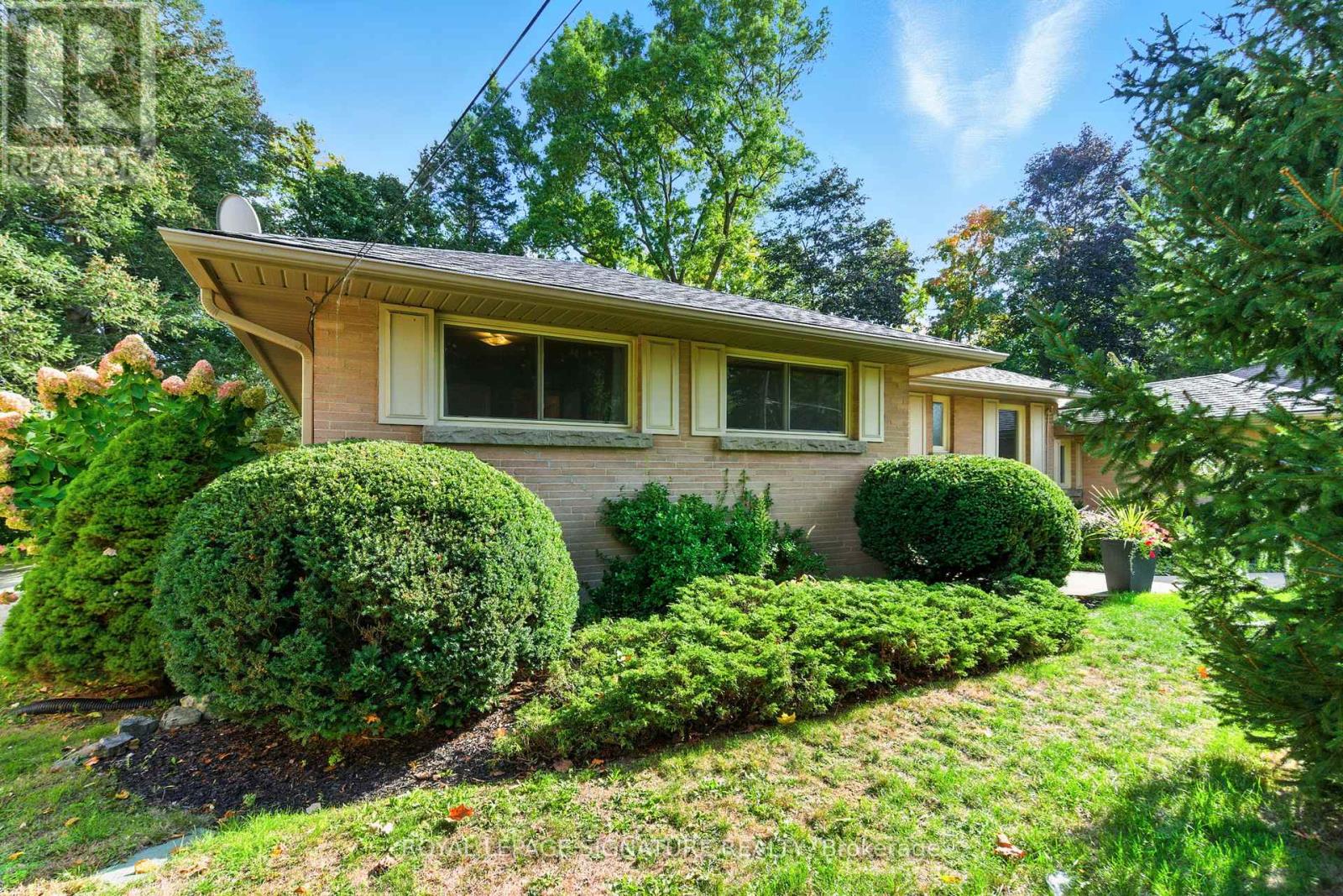 71 Grant Boulevard, Hamilton, Ontario  L9H 4L9 - Photo 29 - X12450479