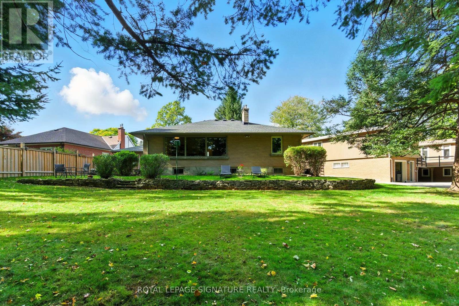 71 Grant Boulevard, Hamilton, Ontario  L9H 4L9 - Photo 35 - X12450479
