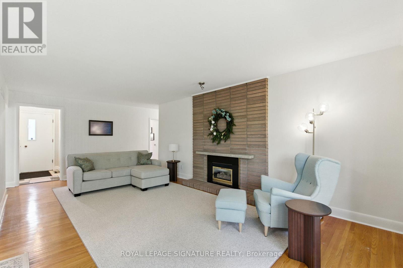 71 Grant Boulevard, Hamilton, Ontario  L9H 4L9 - Photo 4 - X12450479