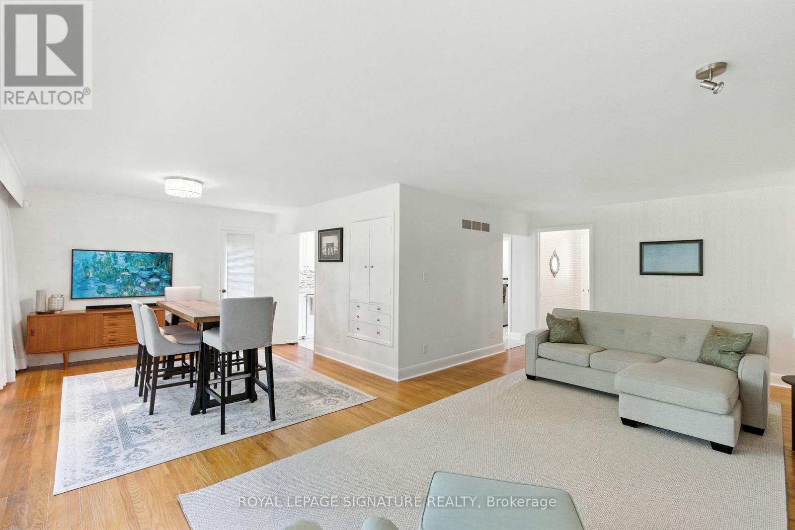 71 Grant Boulevard, Hamilton, Ontario  L9H 4L9 - Photo 5 - X12450479