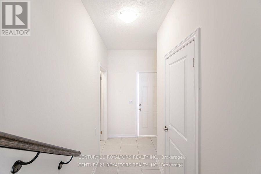 277 Broadacre Drive, Kitchener, Ontario  N2R 0S6 - Photo 19 - X12450500