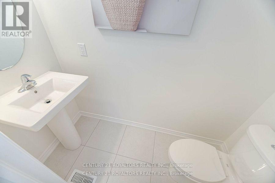 277 Broadacre Drive, Kitchener, Ontario  N2R 0S6 - Photo 21 - X12450500