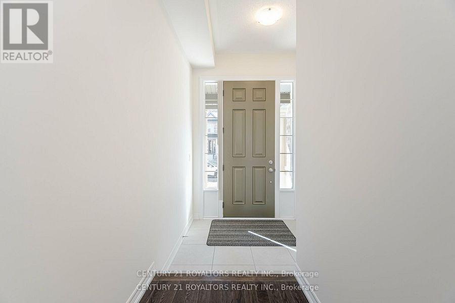 277 Broadacre Drive, Kitchener, Ontario  N2R 0S6 - Photo 3 - X12450500