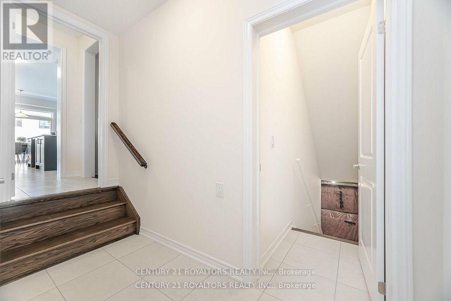 277 Broadacre Drive, Kitchener, Ontario  N2R 0S6 - Photo 36 - X12450500