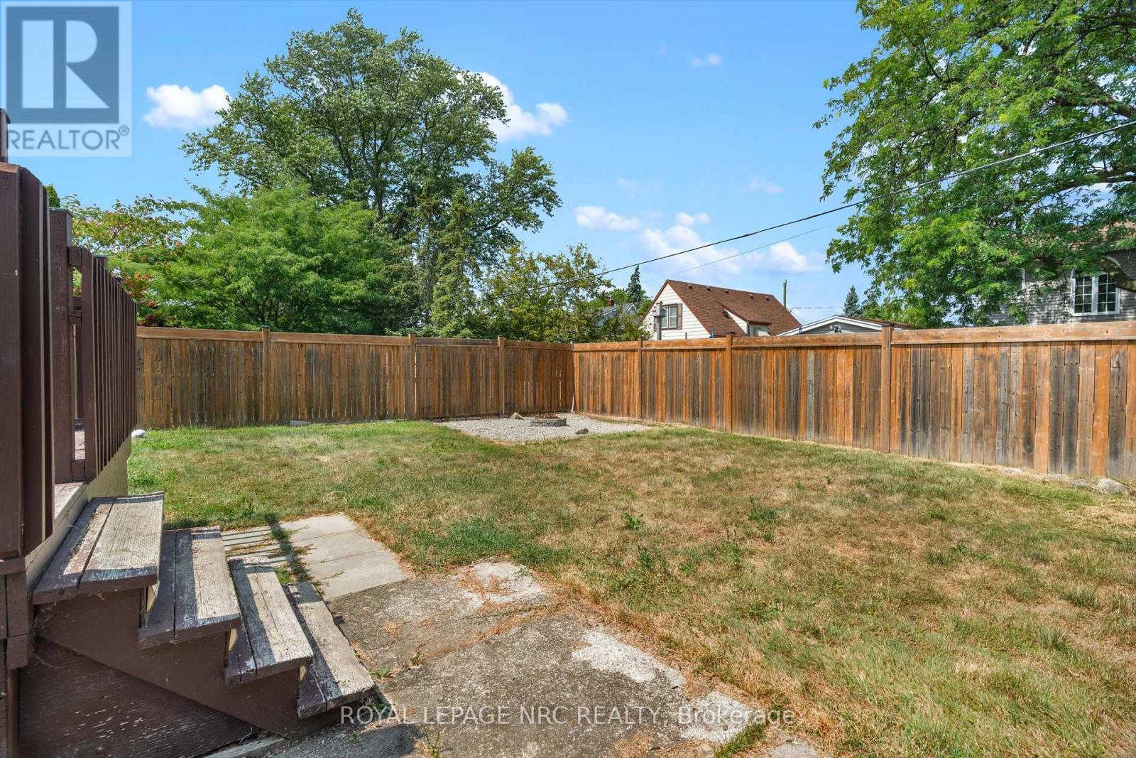 19 Seymour Avenue, St. Catharines, Ontario  L2P 1A3 - Photo 22 - X12338248