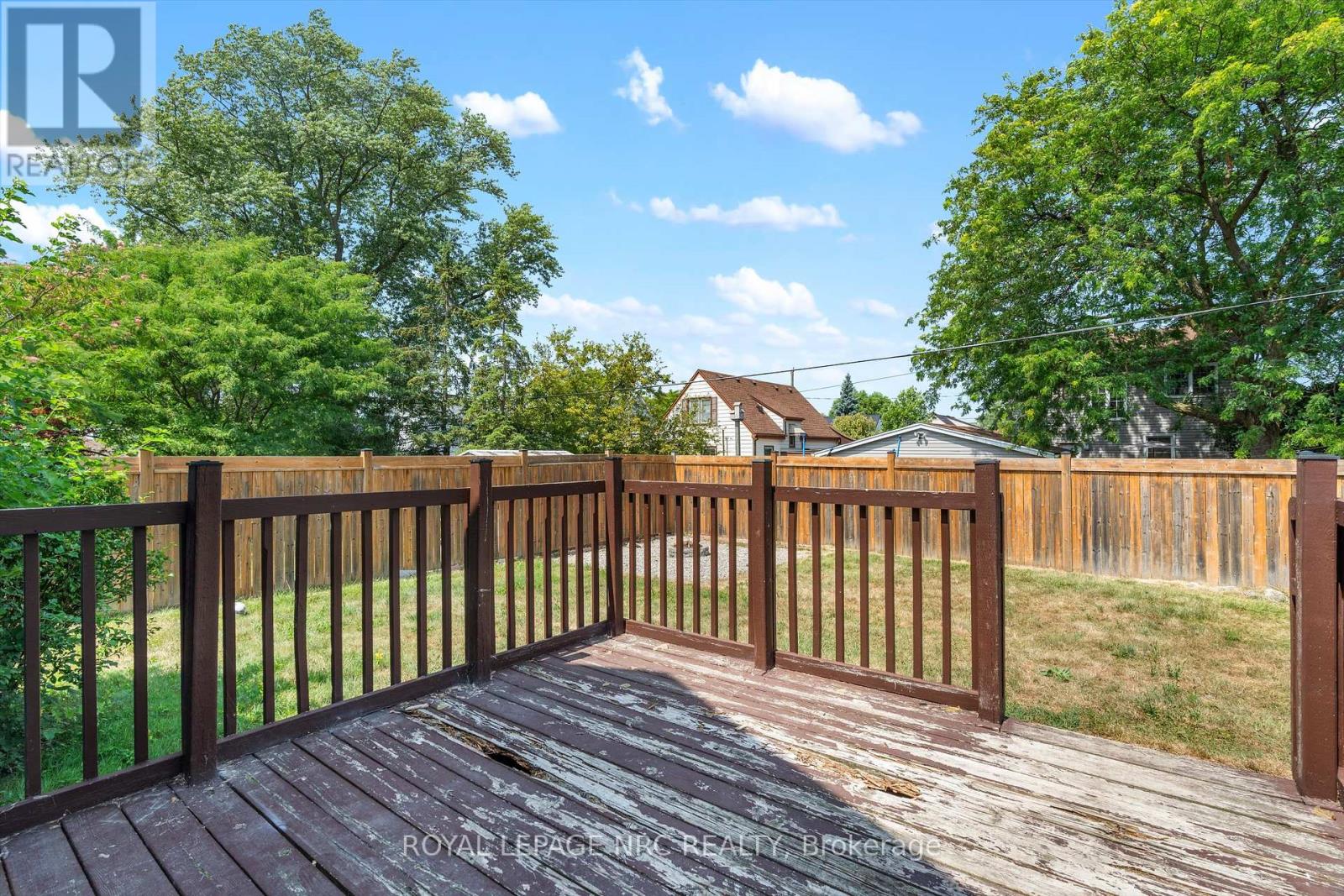 19 Seymour Avenue, St. Catharines, Ontario  L2P 1A3 - Photo 25 - X12338248