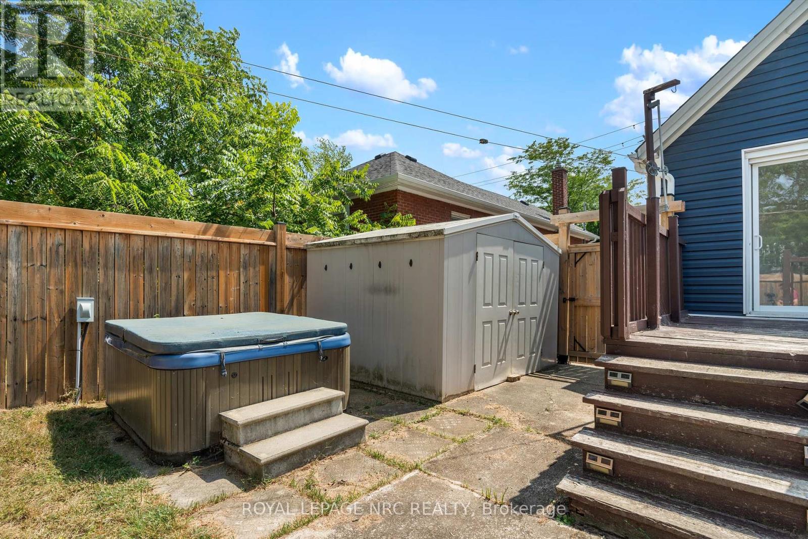 19 Seymour Avenue, St. Catharines, Ontario  L2P 1A3 - Photo 24 - X12338248