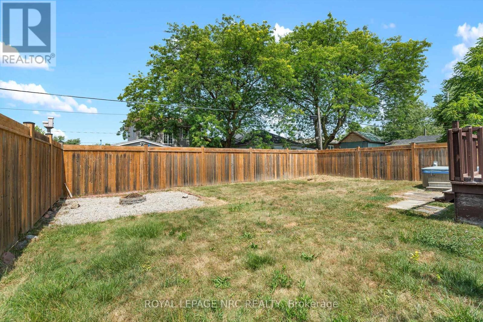 19 Seymour Avenue, St. Catharines, Ontario  L2P 1A3 - Photo 21 - X12338248