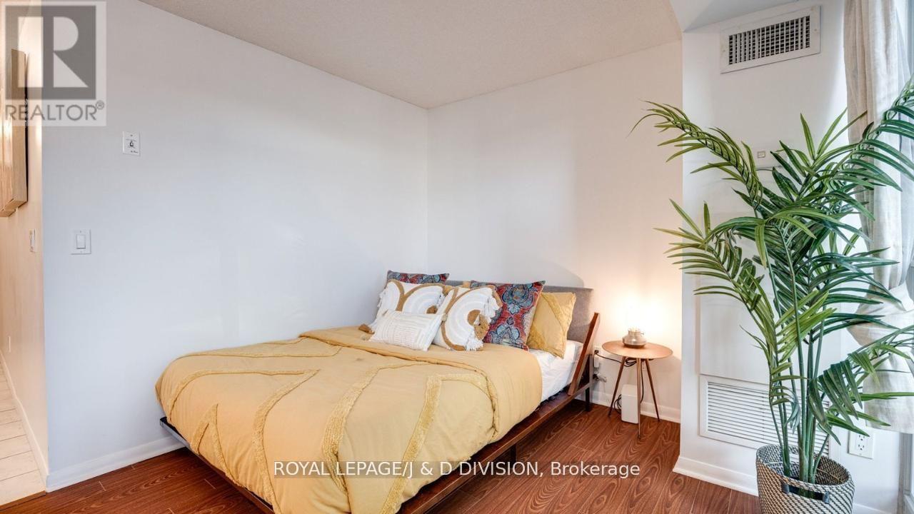 615 - 219 Fort York Boulevard, Toronto, Ontario  M5V 1B1 - Photo 7 - C12450504