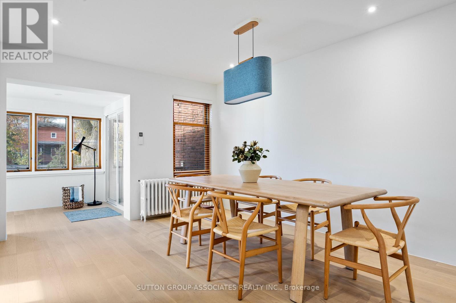 Upper - 20 Kendal Avenue, Toronto, Ontario  M5R 1L7 - Photo 11 - C12450513