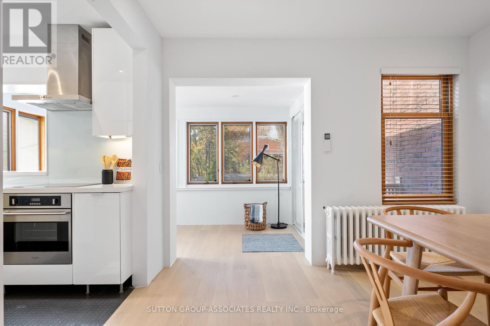 Upper - 20 Kendal Avenue, Toronto, Ontario  M5R 1L7 - Photo 12 - C12450513