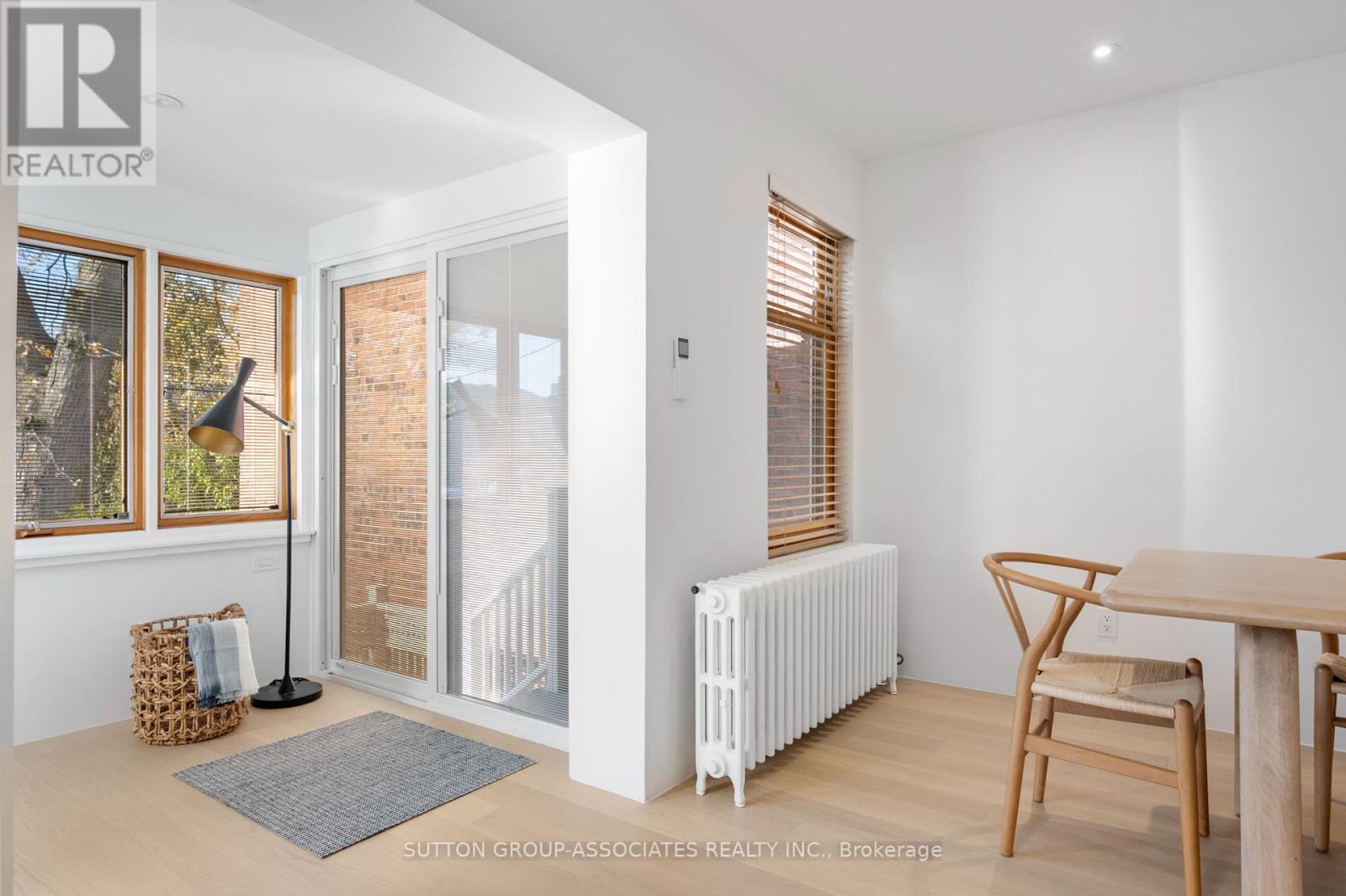 Upper - 20 Kendal Avenue, Toronto, Ontario  M5R 1L7 - Photo 19 - C12450513
