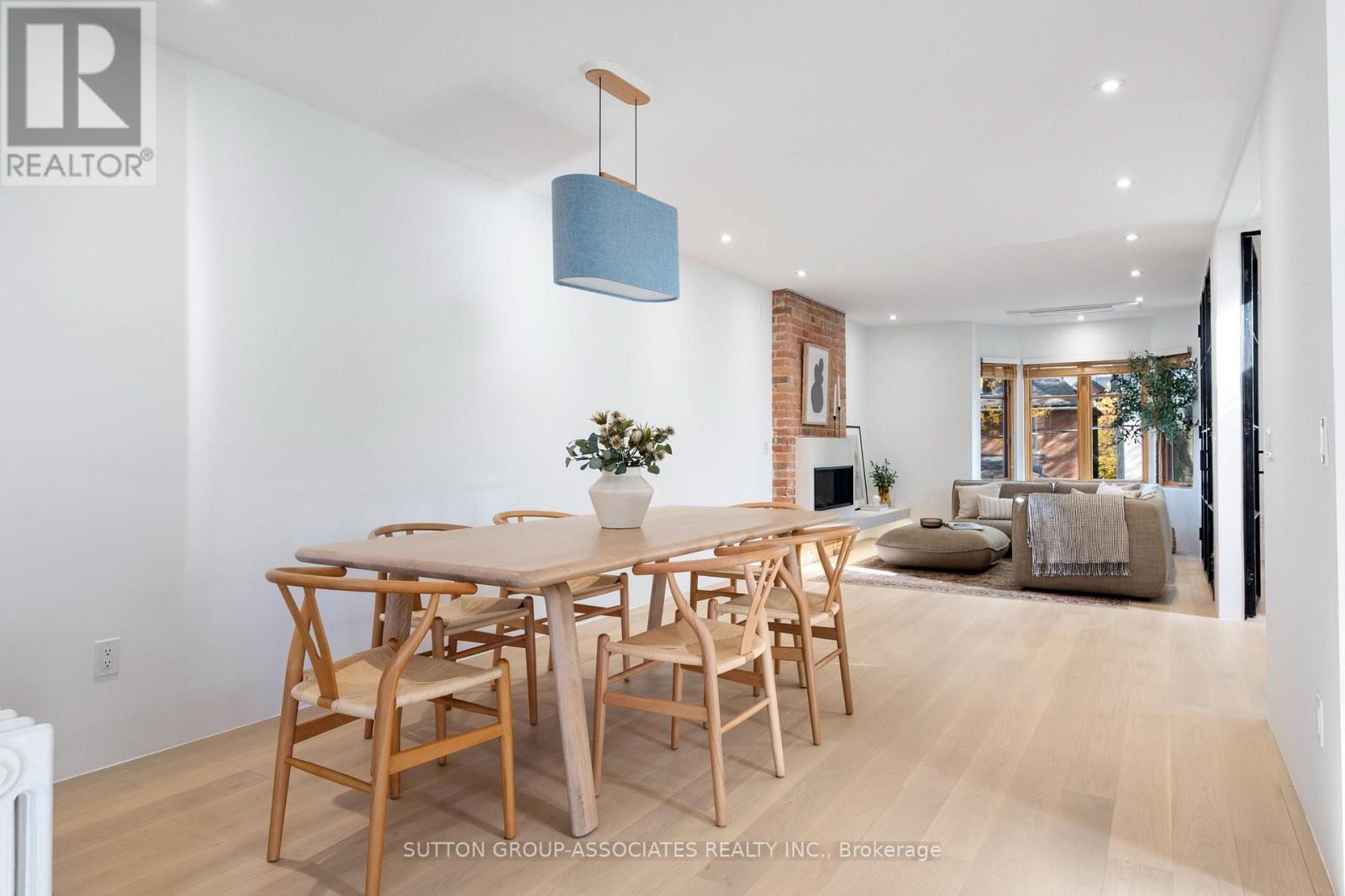 Upper - 20 Kendal Avenue, Toronto, Ontario  M5R 1L7 - Photo 20 - C12450513