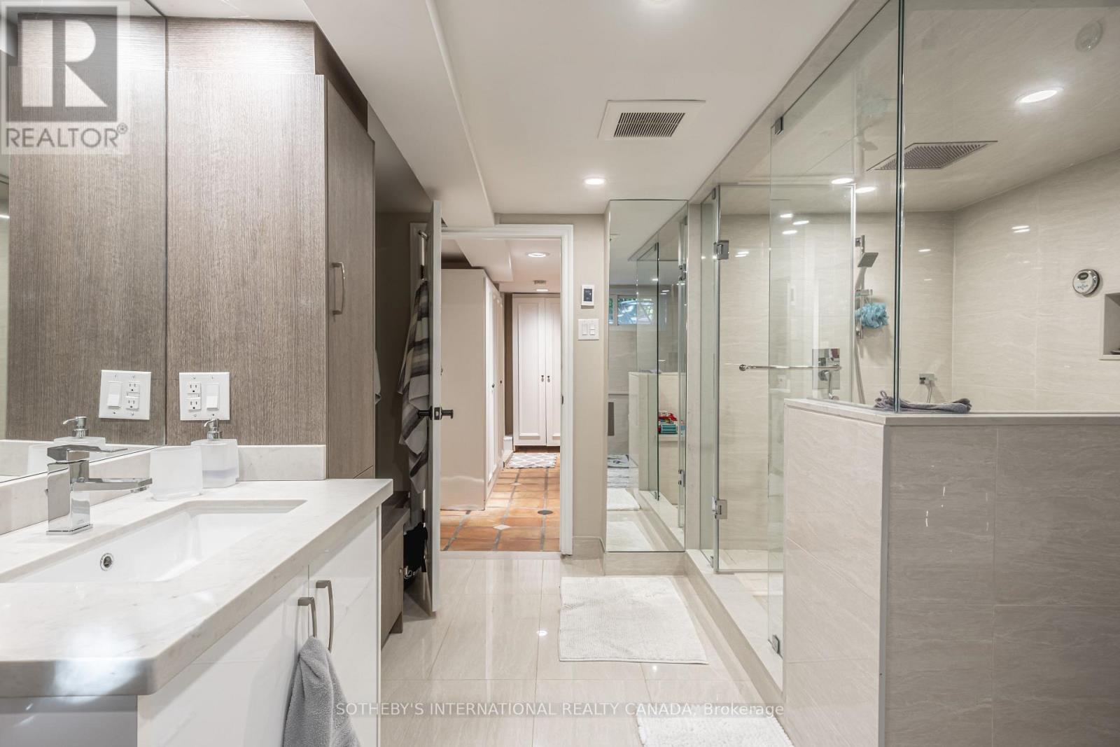 65 St Germain Avenue, Toronto, Ontario  M5M 1V9 - Photo 12 - C12450538