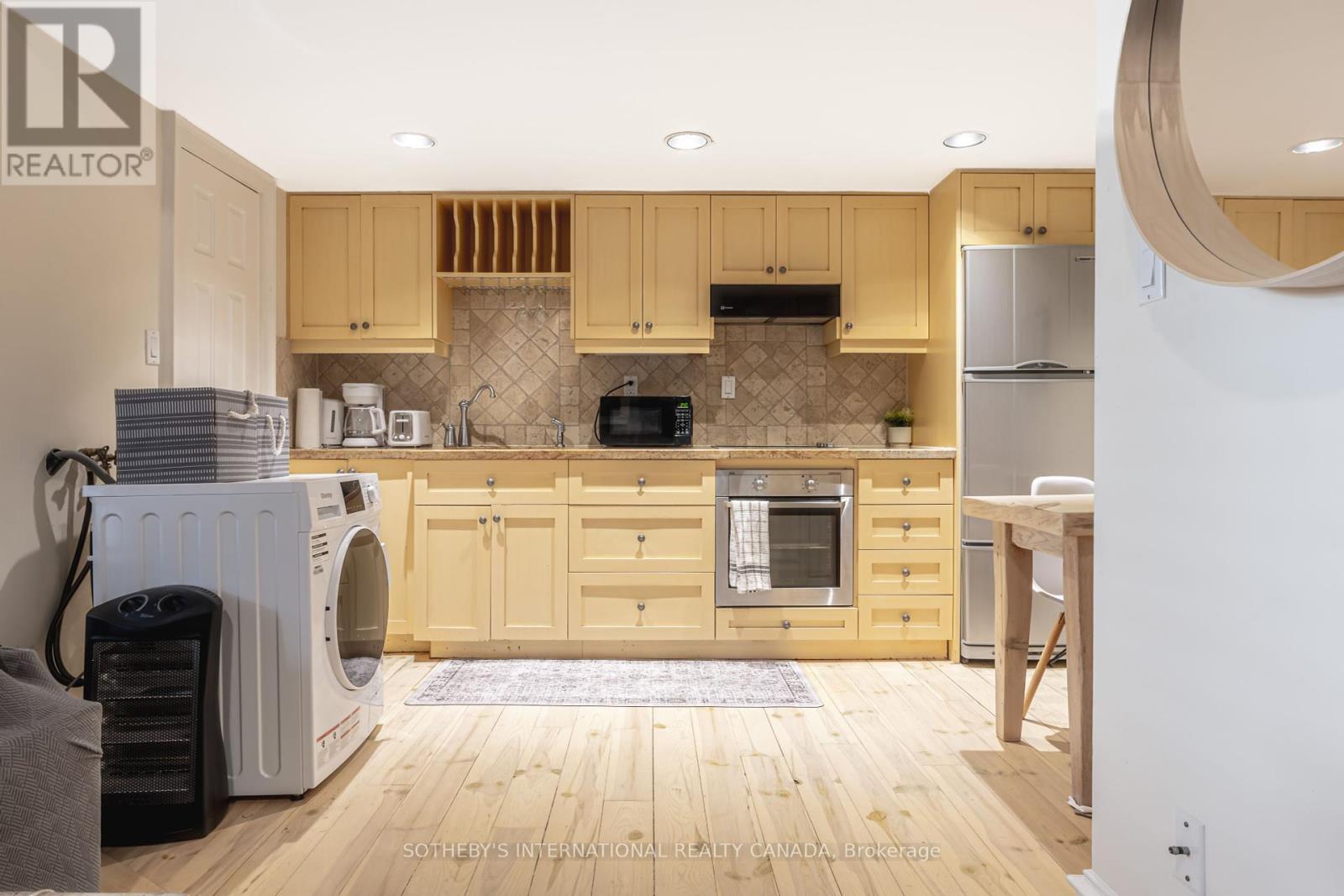 65 St Germain Avenue, Toronto, Ontario  M5M 1V9 - Photo 15 - C12450538