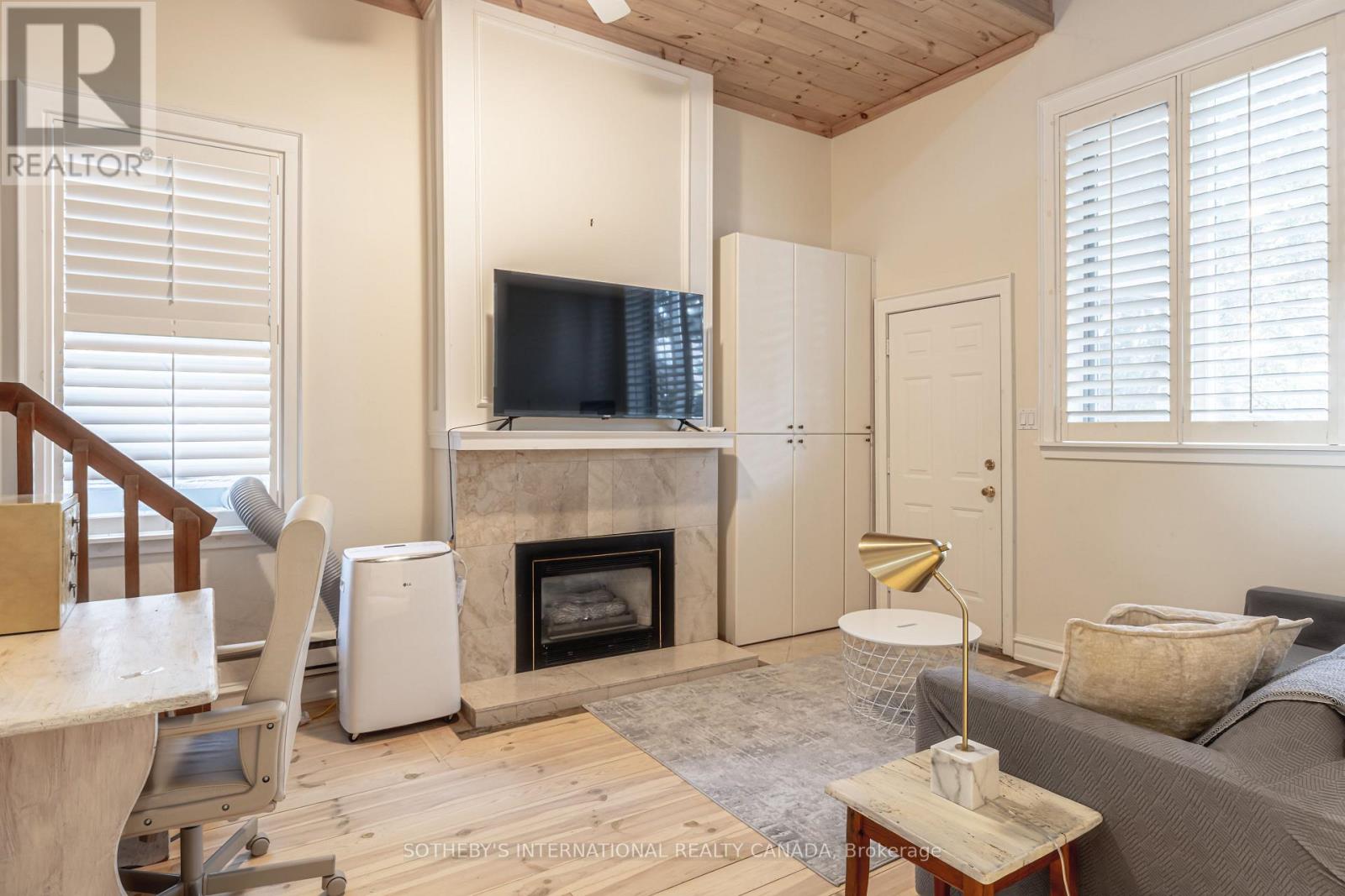 65 St Germain Avenue, Toronto, Ontario  M5M 1V9 - Photo 16 - C12450538