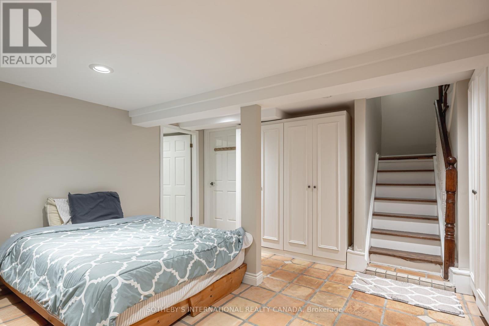 65 St Germain Avenue, Toronto, Ontario  M5M 1V9 - Photo 19 - C12450538