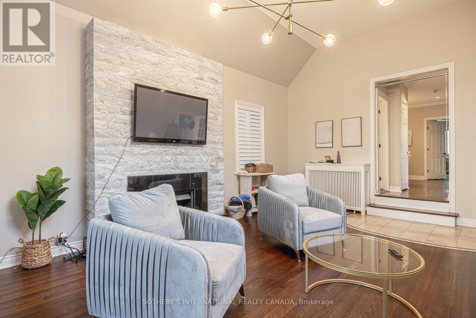 65 St Germain Avenue, Toronto, Ontario  M5M 1V9 - Photo 4 - C12450538
