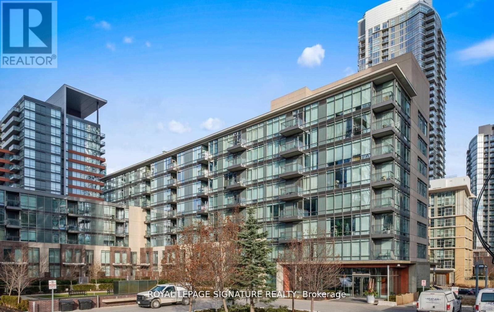 301 - 15 BRUNEL COURT, Toronto, Ontario