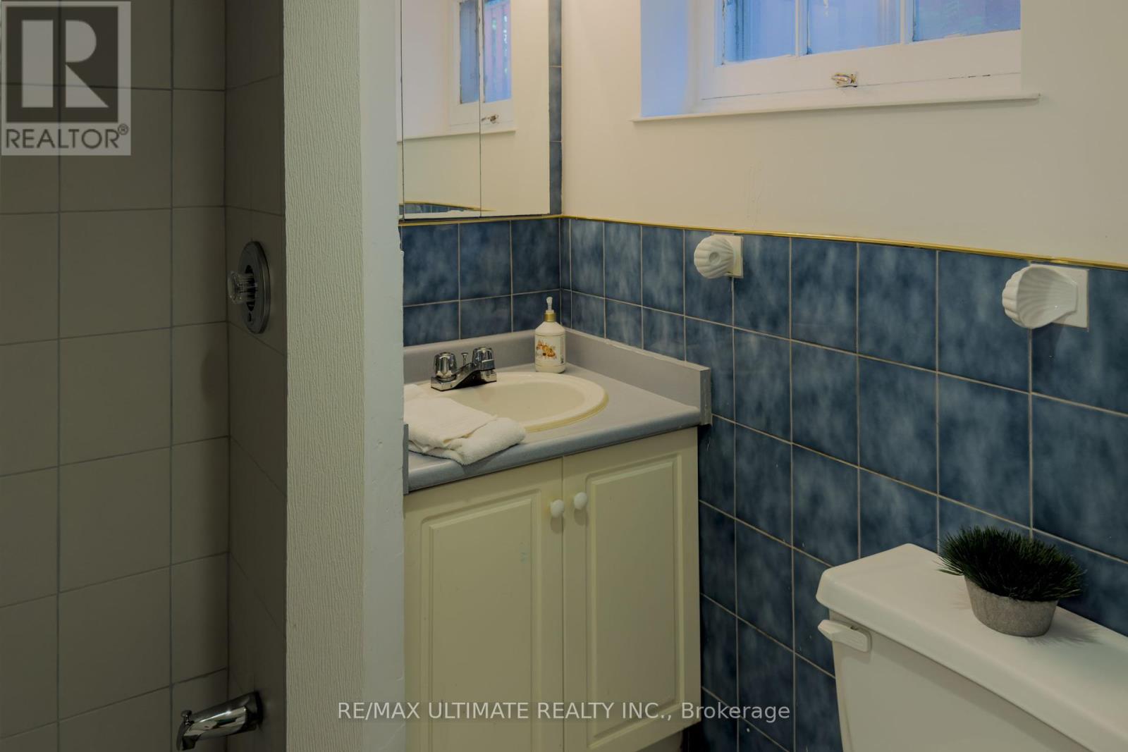 110 De Quincy Boulevard, Toronto, Ontario  M3H 1Y9 - Photo 19 - C12450587