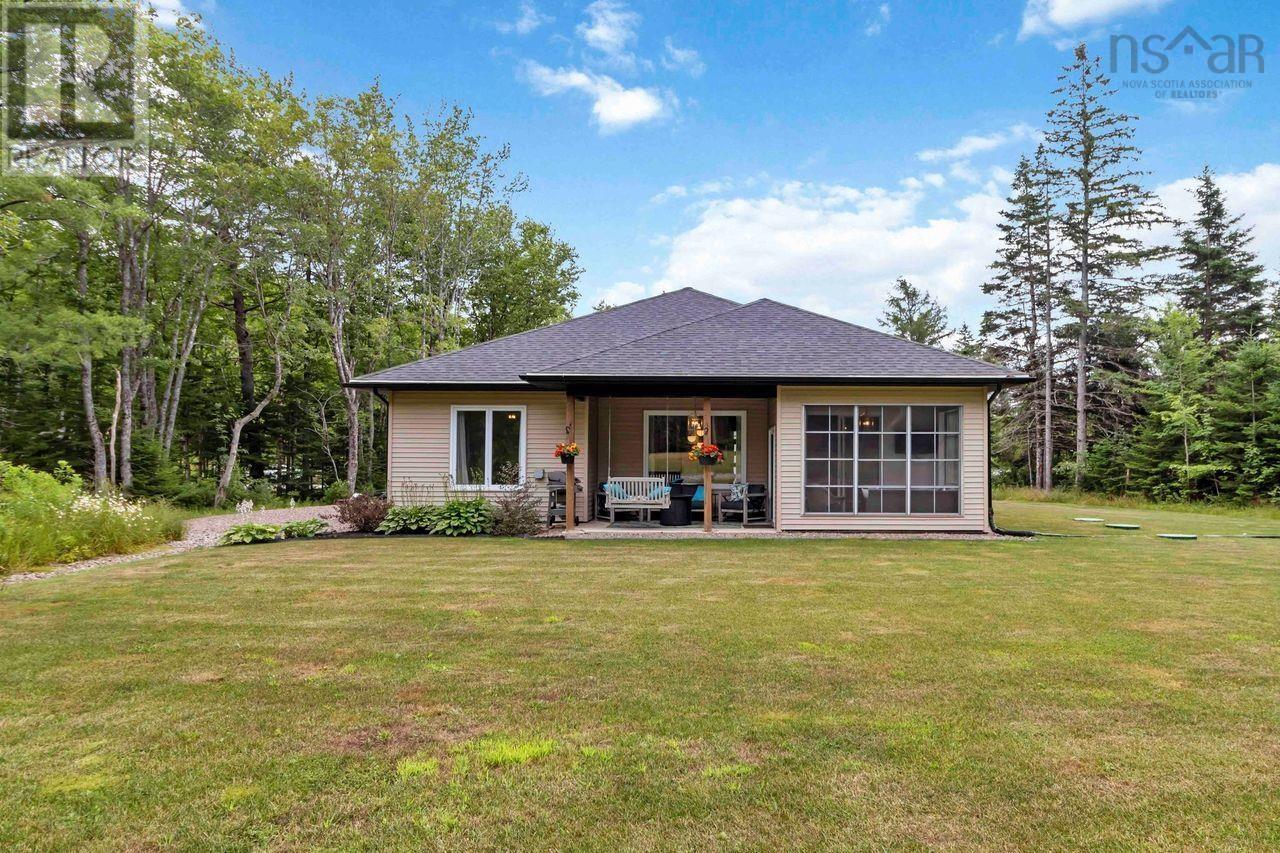 20 Pentz Lake Drive, Mount Uniacke, Nova Scotia  B0N 1Z0 - Photo 34 - 202518208
