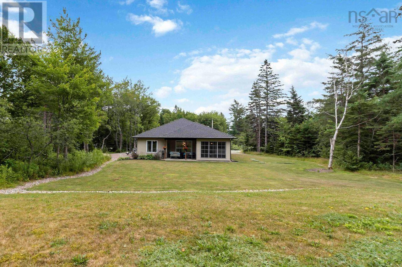 20 Pentz Lake Drive, Mount Uniacke, Nova Scotia  B0N 1Z0 - Photo 37 - 202518208