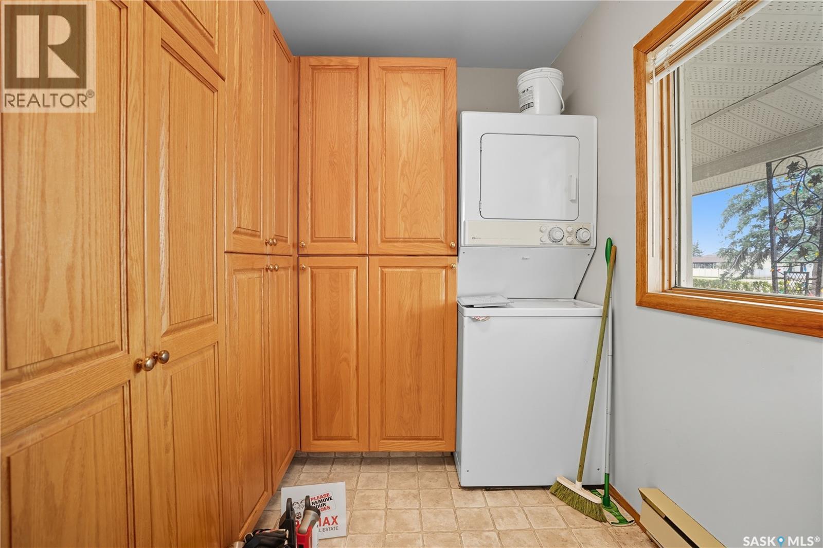 301 5th Avenue, Avonlea, Saskatchewan  S0H 0C0 - Photo 16 - SK020292