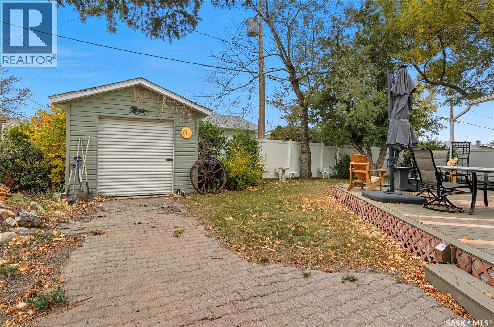 301 5th Avenue, Avonlea, Saskatchewan  S0H 0C0 - Photo 33 - SK020292