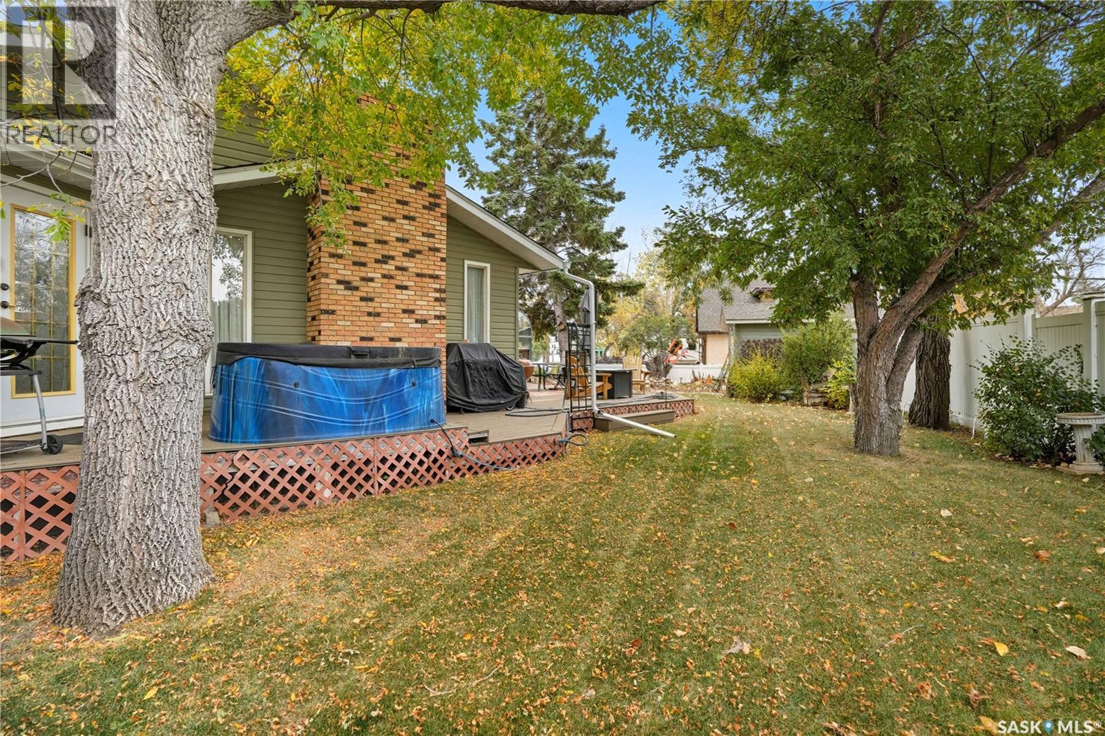 301 5th Avenue, Avonlea, Saskatchewan  S0H 0C0 - Photo 37 - SK020292