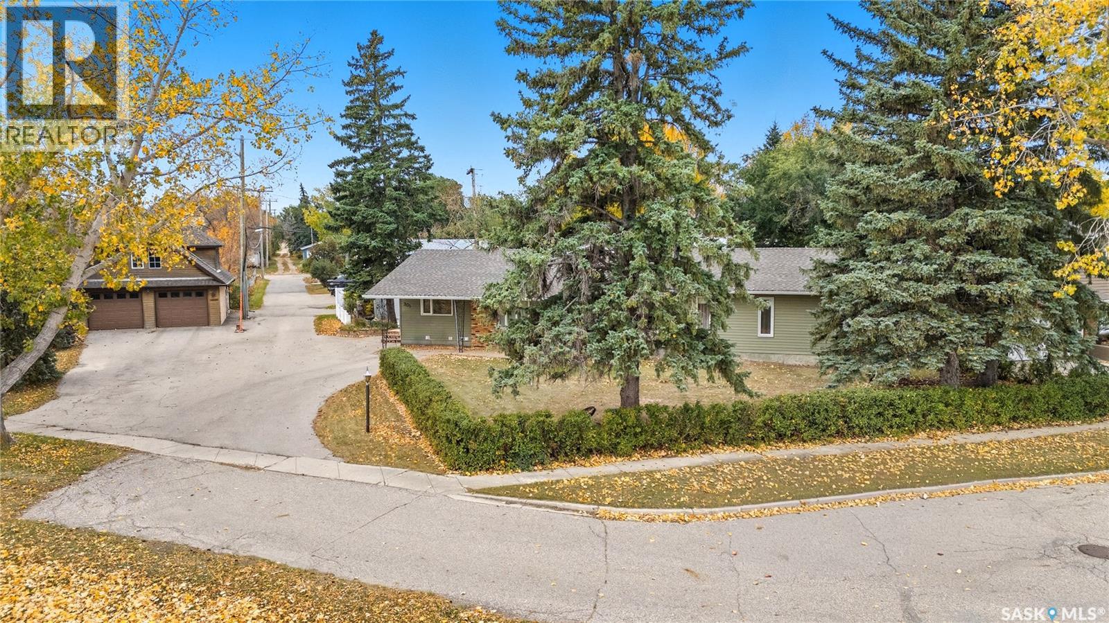 301 5th Avenue, Avonlea, Saskatchewan  S0H 0C0 - Photo 43 - SK020292
