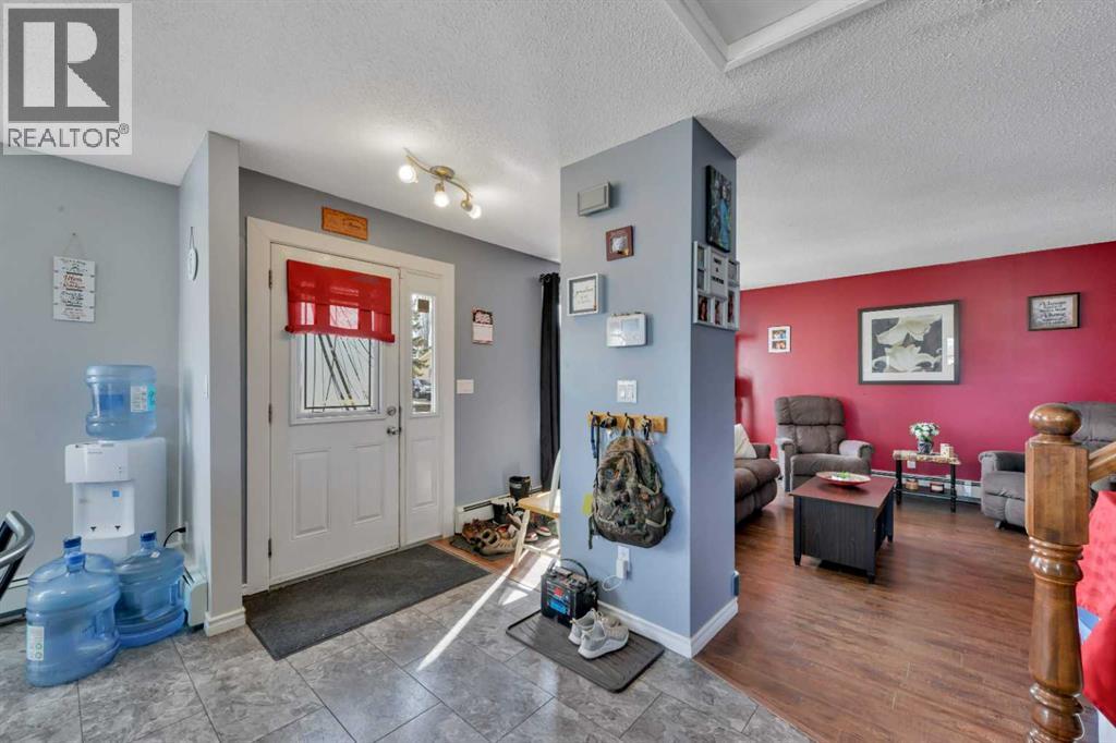 2 Greenham Drive, Red Deer, Alberta  T4P 2X4 - Photo 3 - A2257818