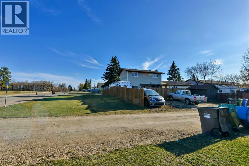 2 Greenham Drive, Red Deer, Alberta  T4P 2X4 - Photo 45 - A2257818