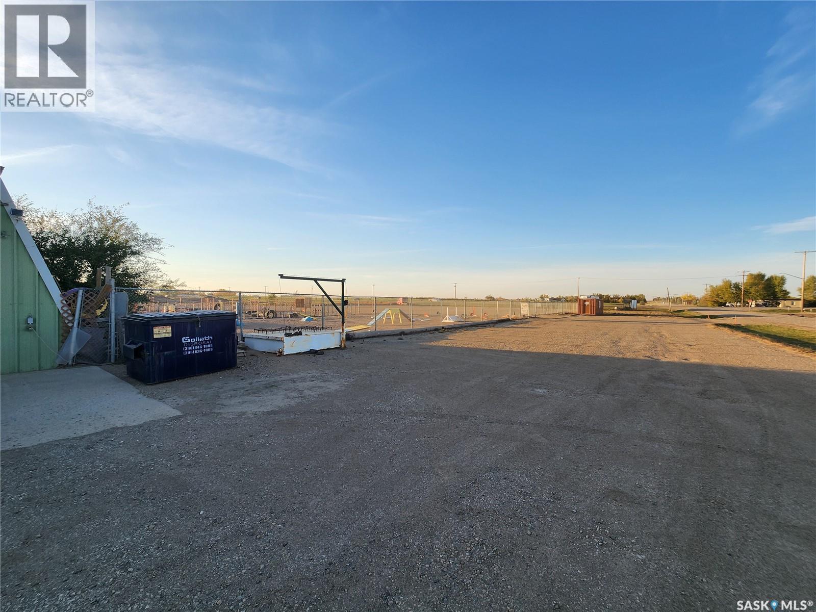 325 Queen Street, Weyburn, Saskatchewan  S4H 2L2 - Photo 3 - SK020342