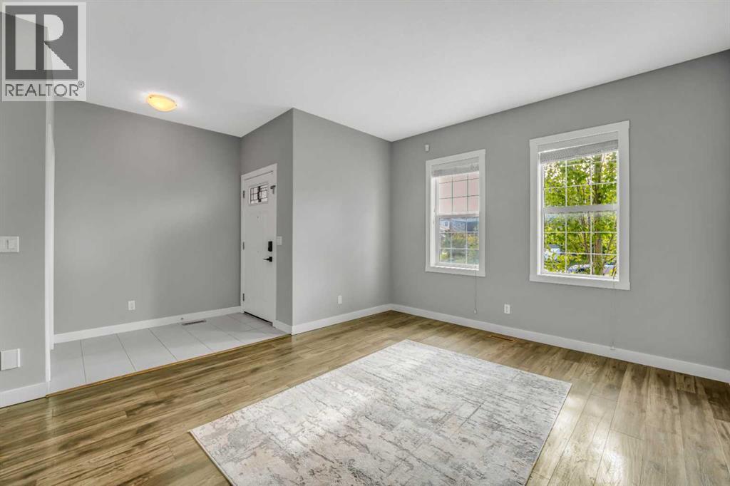 315 Hillcrest Drive Sw, Airdrie, Alberta  T4B 4C7 - Photo 2 - A2237905