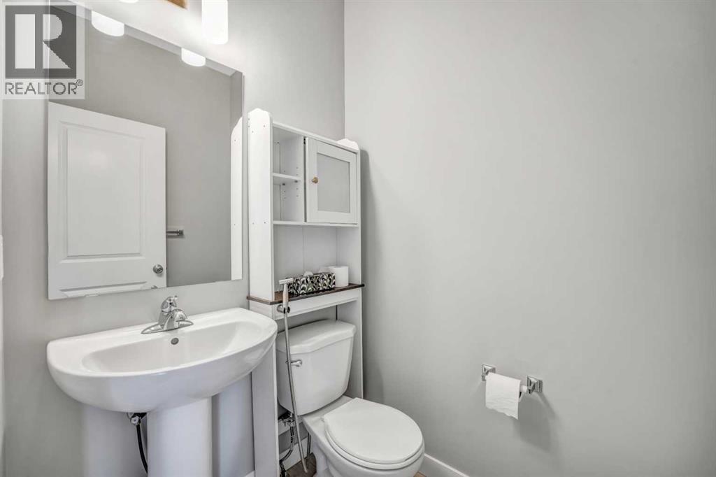 315 Hillcrest Drive Sw, Airdrie, Alberta  T4B 4C7 - Photo 13 - A2237905