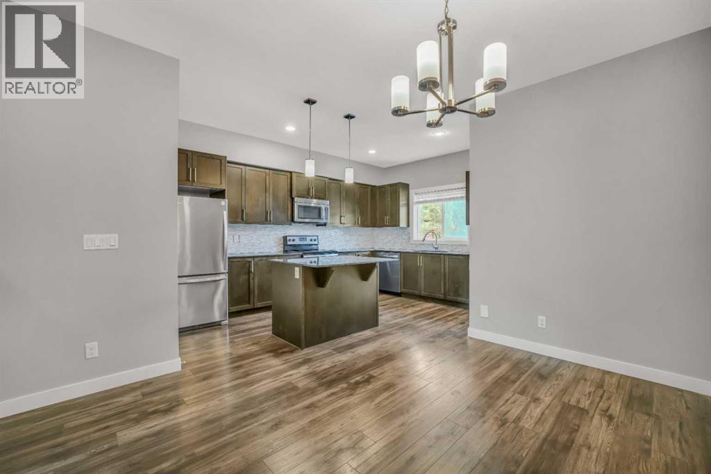 315 Hillcrest Drive Sw, Airdrie, Alberta  T4B 4C7 - Photo 7 - A2237905