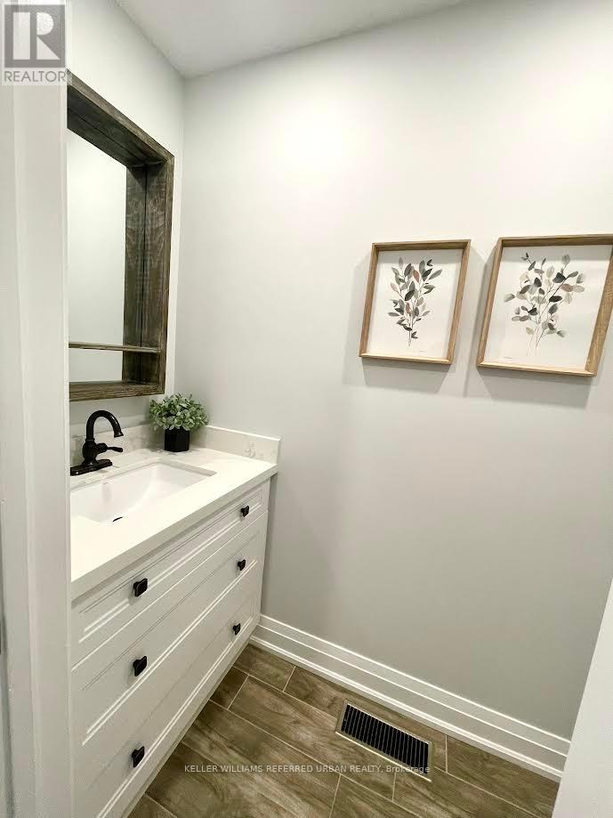 2 Lea Grove Crescent, Toronto, Ontario  M1L 3S6 - Photo 24 - E12447877